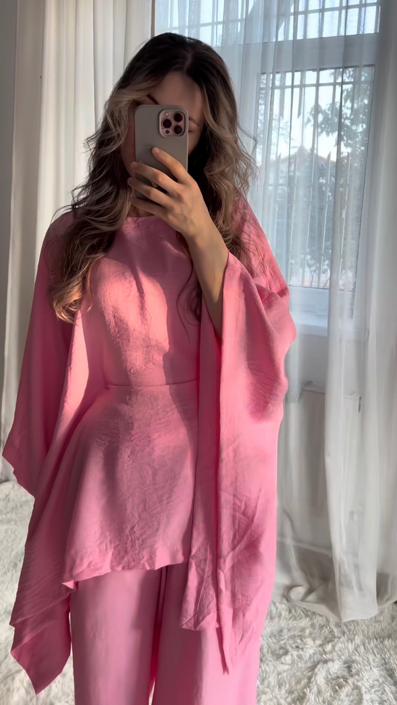 Zweiteiler in Pink mit Kaftan-Oberteil
