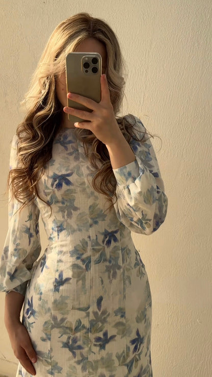 Maxikleid mit blauem Blumenmuster