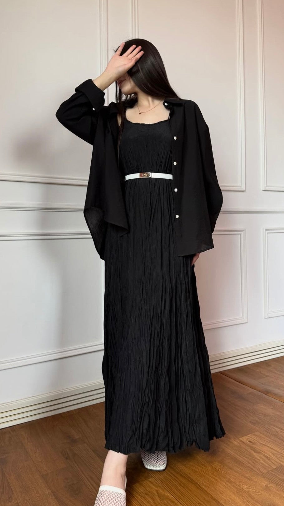 Zweiteiliges Set mit Faltenkleid und Oversize-Hemd