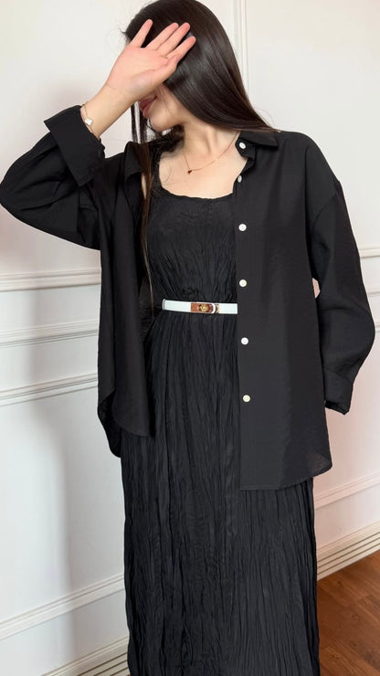 Zweiteiliges Set mit Faltenkleid und Oversize-Hemd