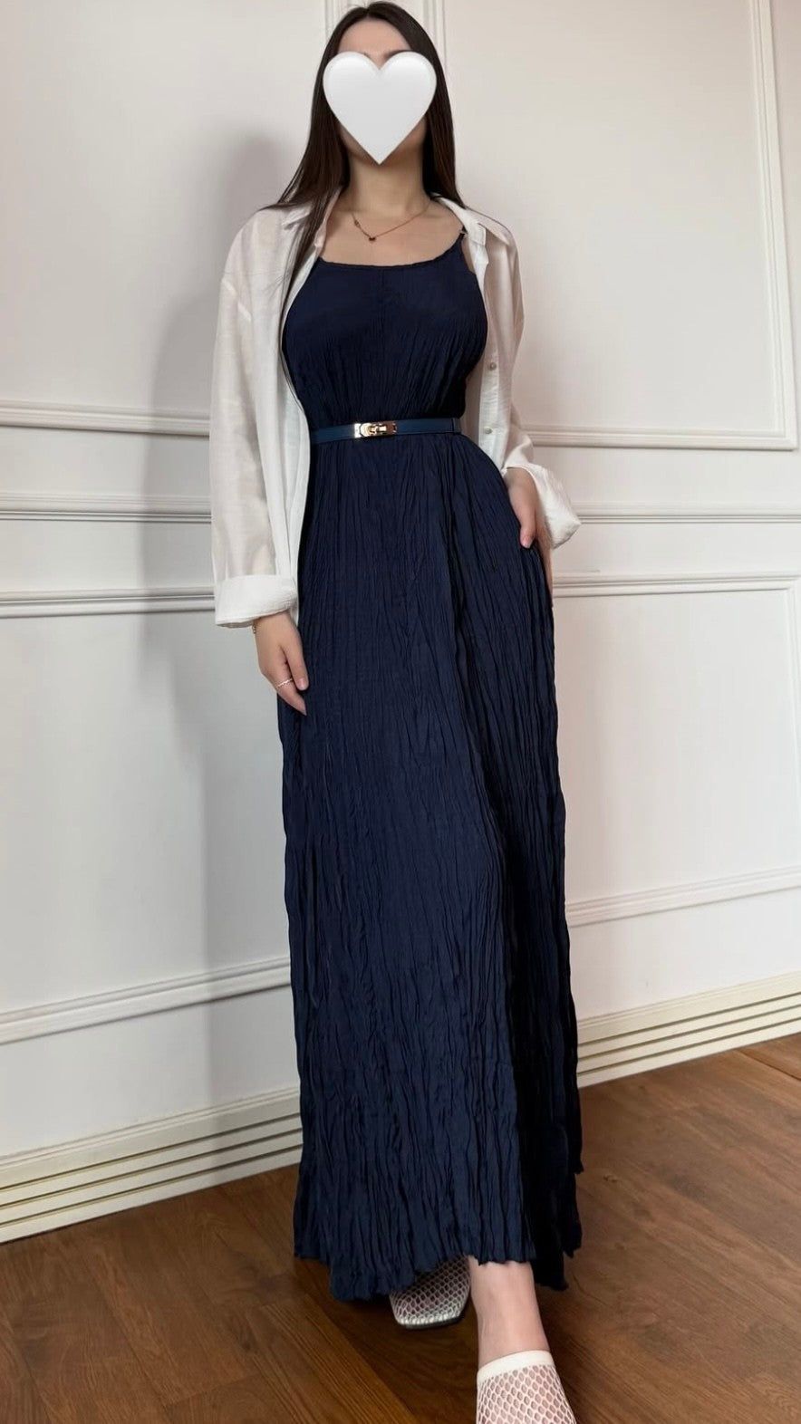 Zweiteiliges Set mit Faltenkleid und Oversize-Hemd