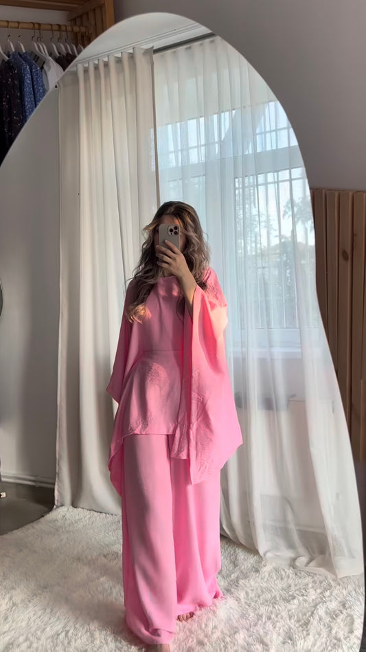 Zweiteiler in Pink mit Kaftan-Oberteil