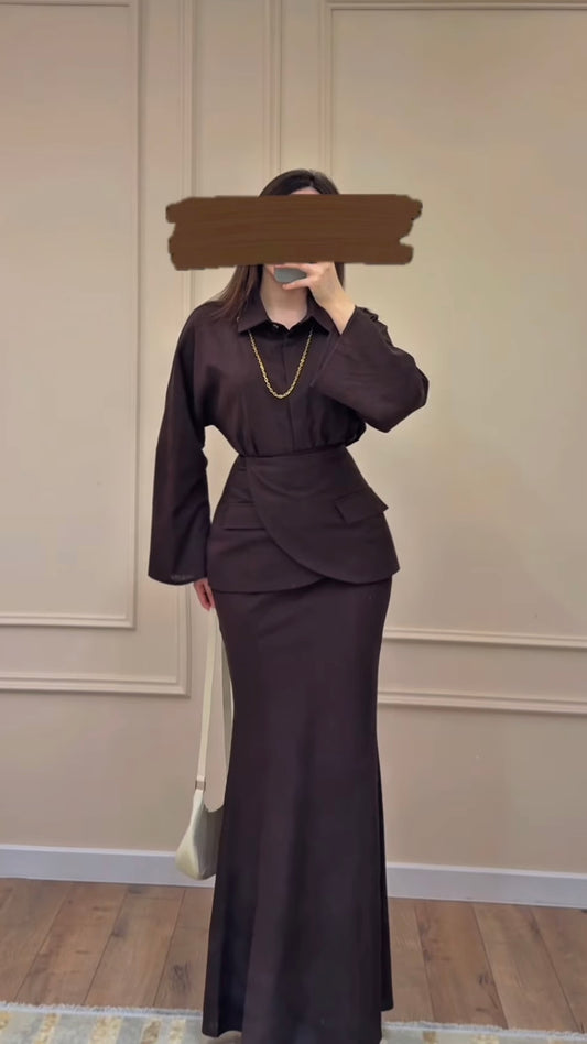 Zweiteiler mit Wickelbluse in Dunkelbraun