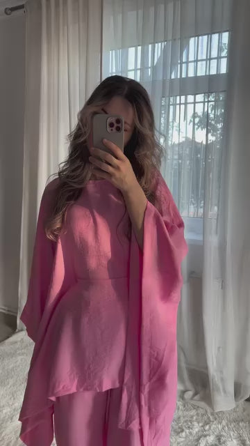 Zweiteiler in Pink mit Kaftan-Oberteil